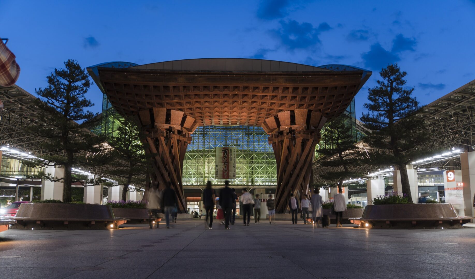 金沢駅・鼓門