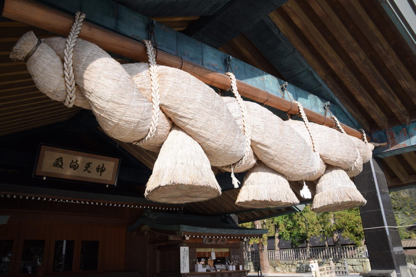 出雲大社・神楽殿大注連縄