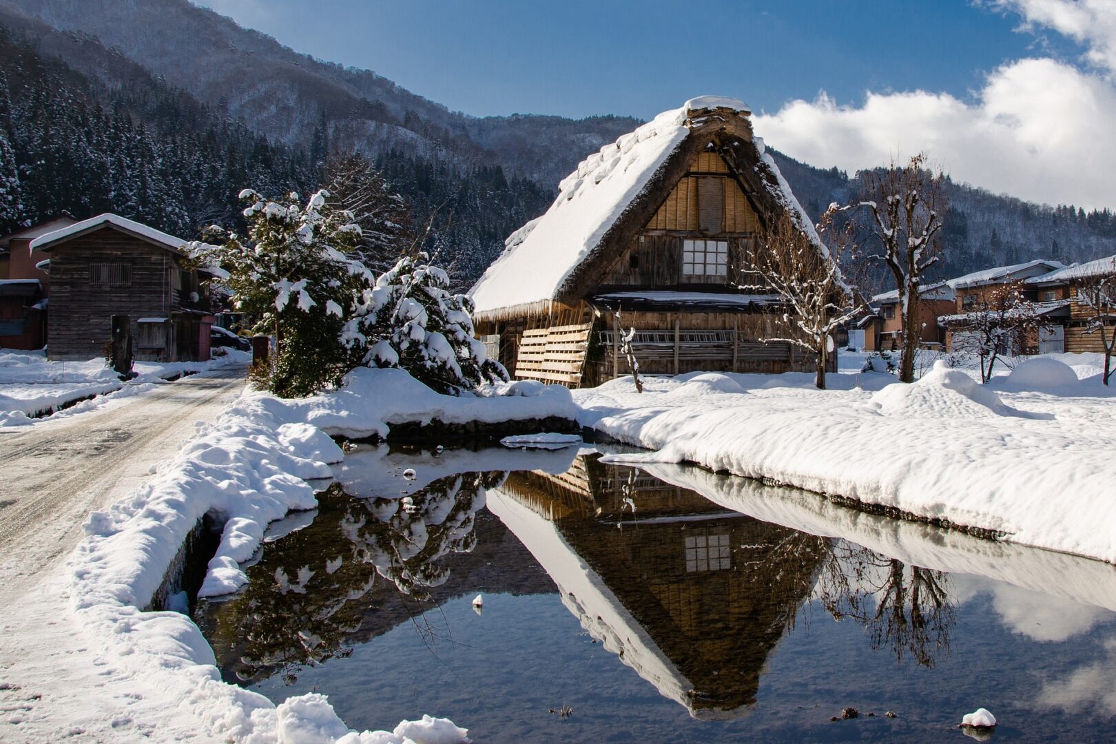 雪の白川郷